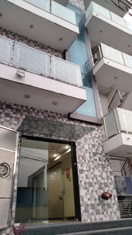 S.R. Residency Hotel Zirakpur Buitenkant foto
