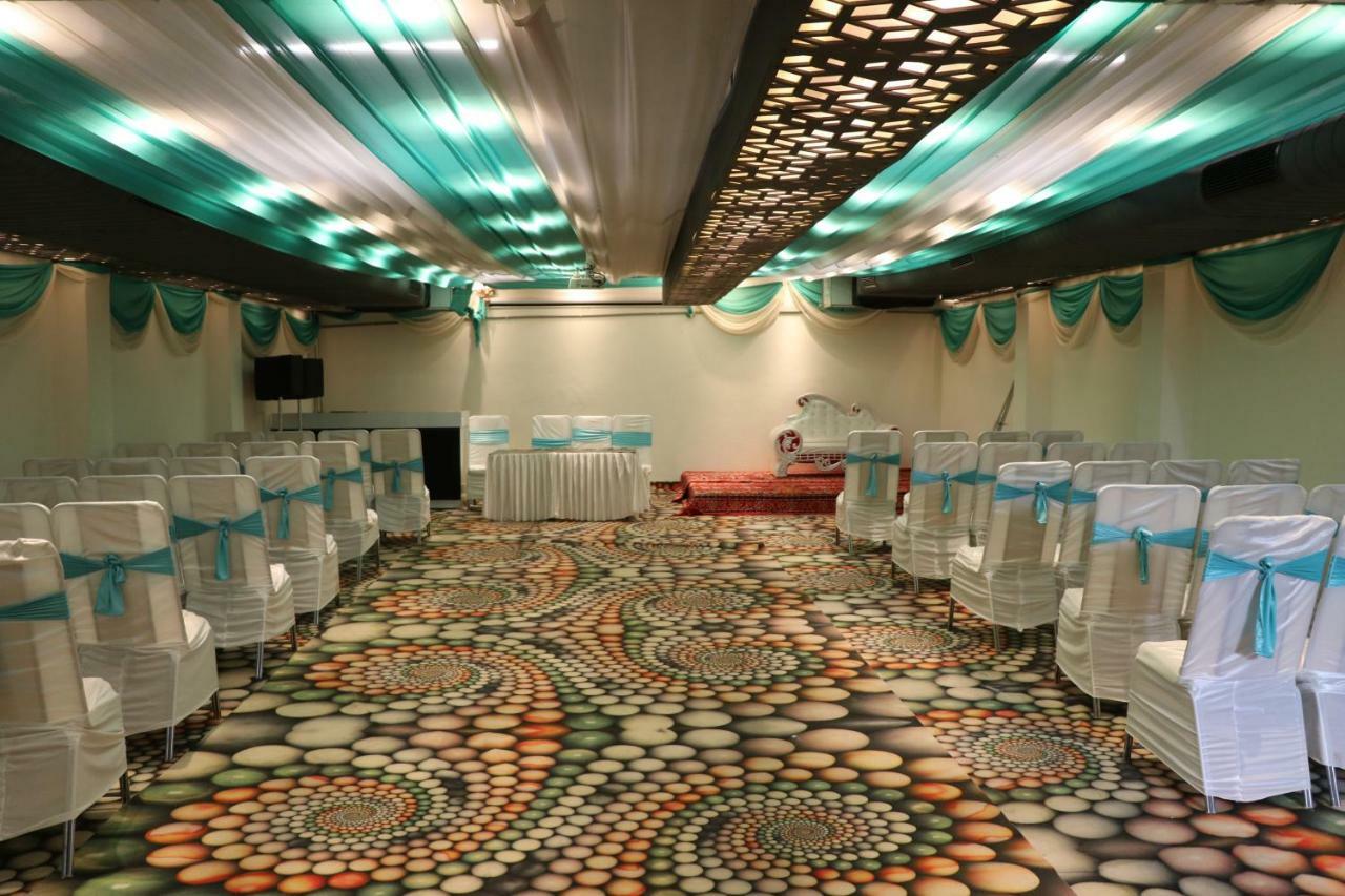 S.R. Residency Hotel Zirakpur Buitenkant foto