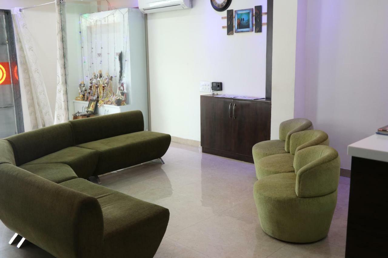 S.R. Residency Hotel Zirakpur Buitenkant foto