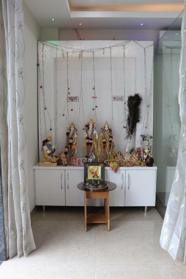 S.R. Residency Hotel Zirakpur Buitenkant foto