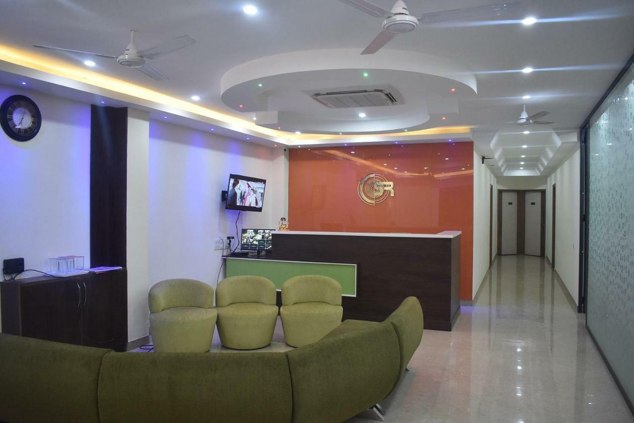 S.R. Residency Hotel Zirakpur Buitenkant foto