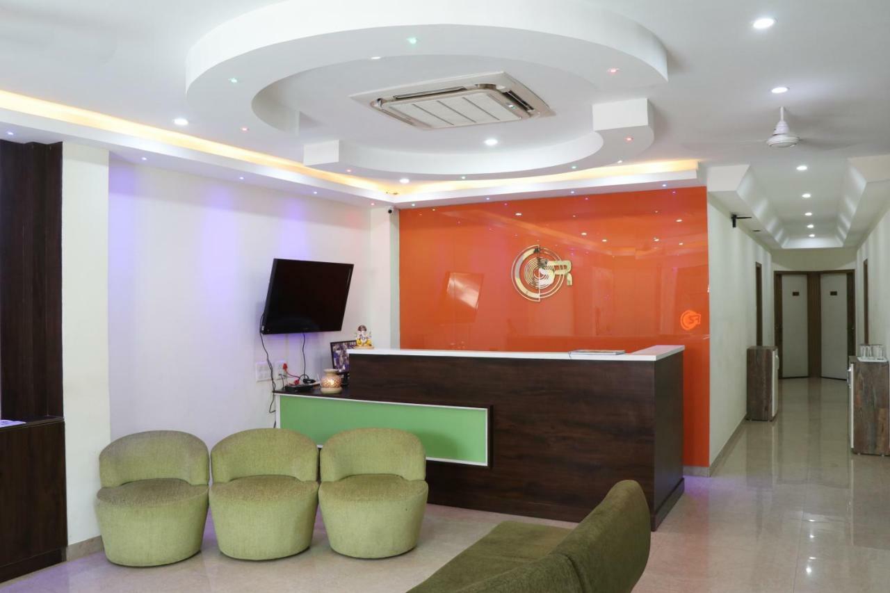 S.R. Residency Hotel Zirakpur Buitenkant foto
