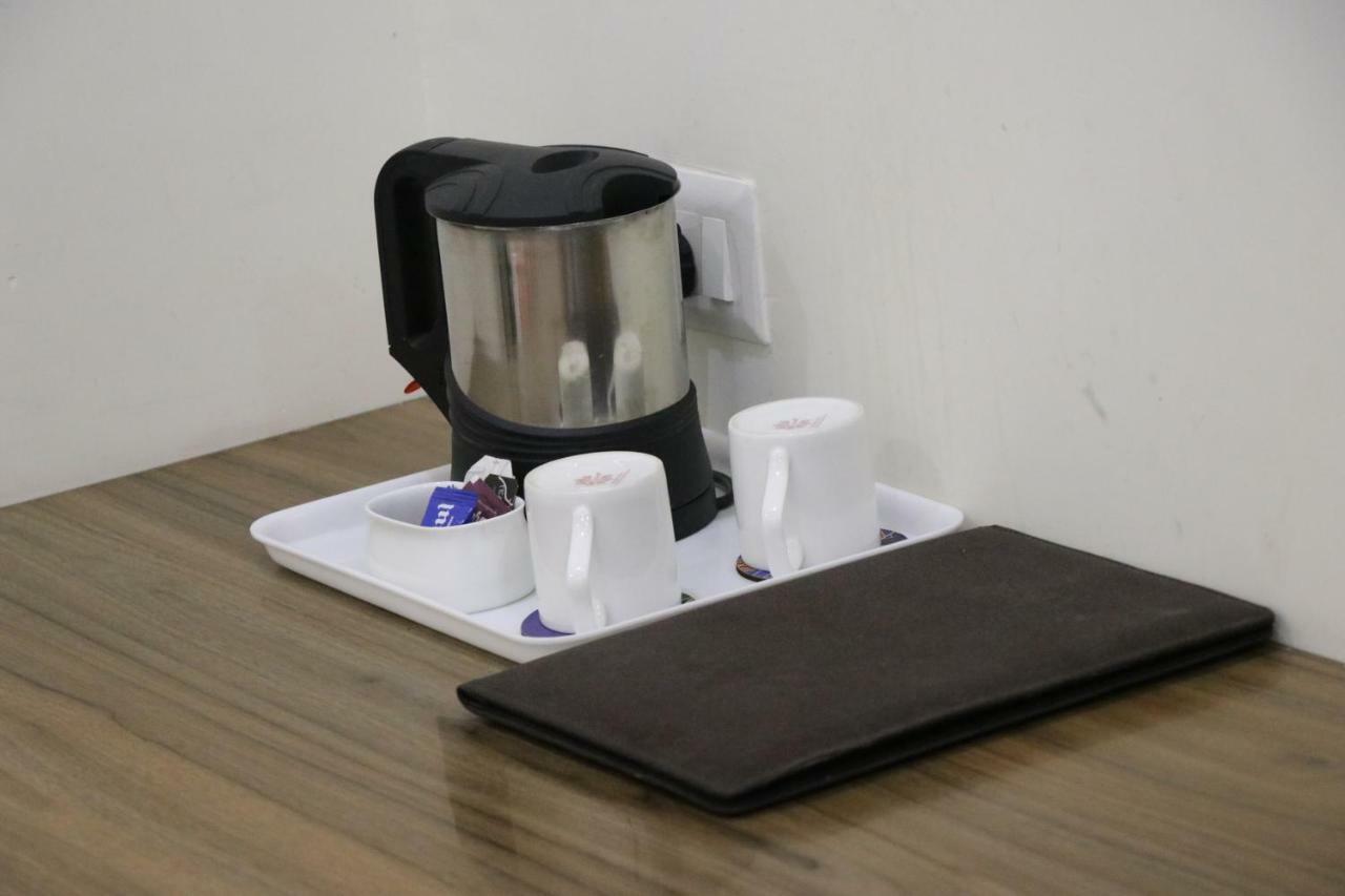 S.R. Residency Hotel Zirakpur Buitenkant foto